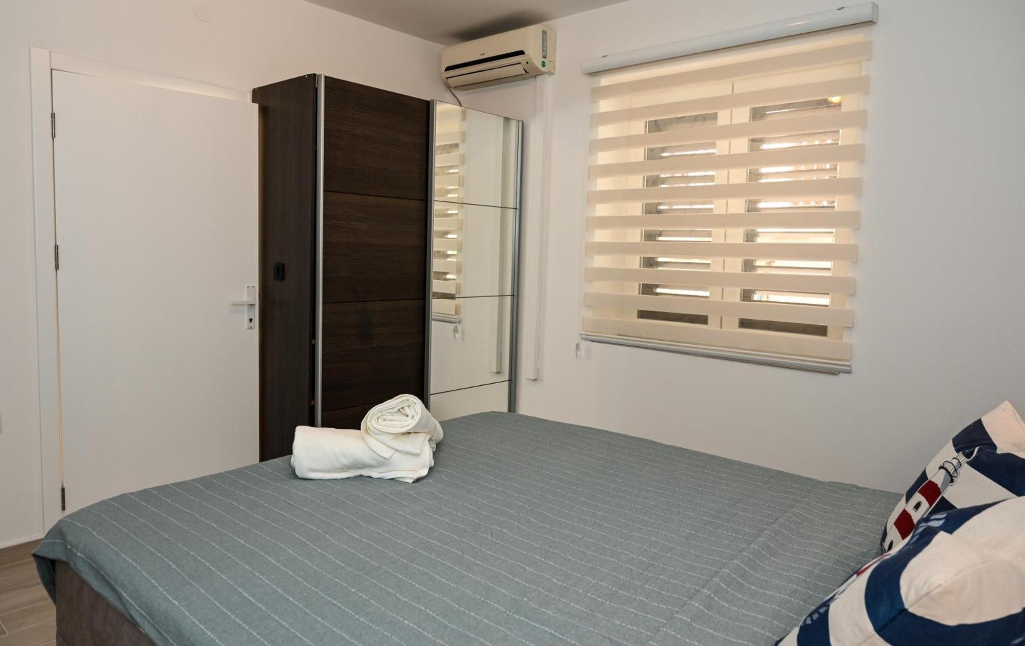Porto Azzurro Apartments Tivat Exteriör bild