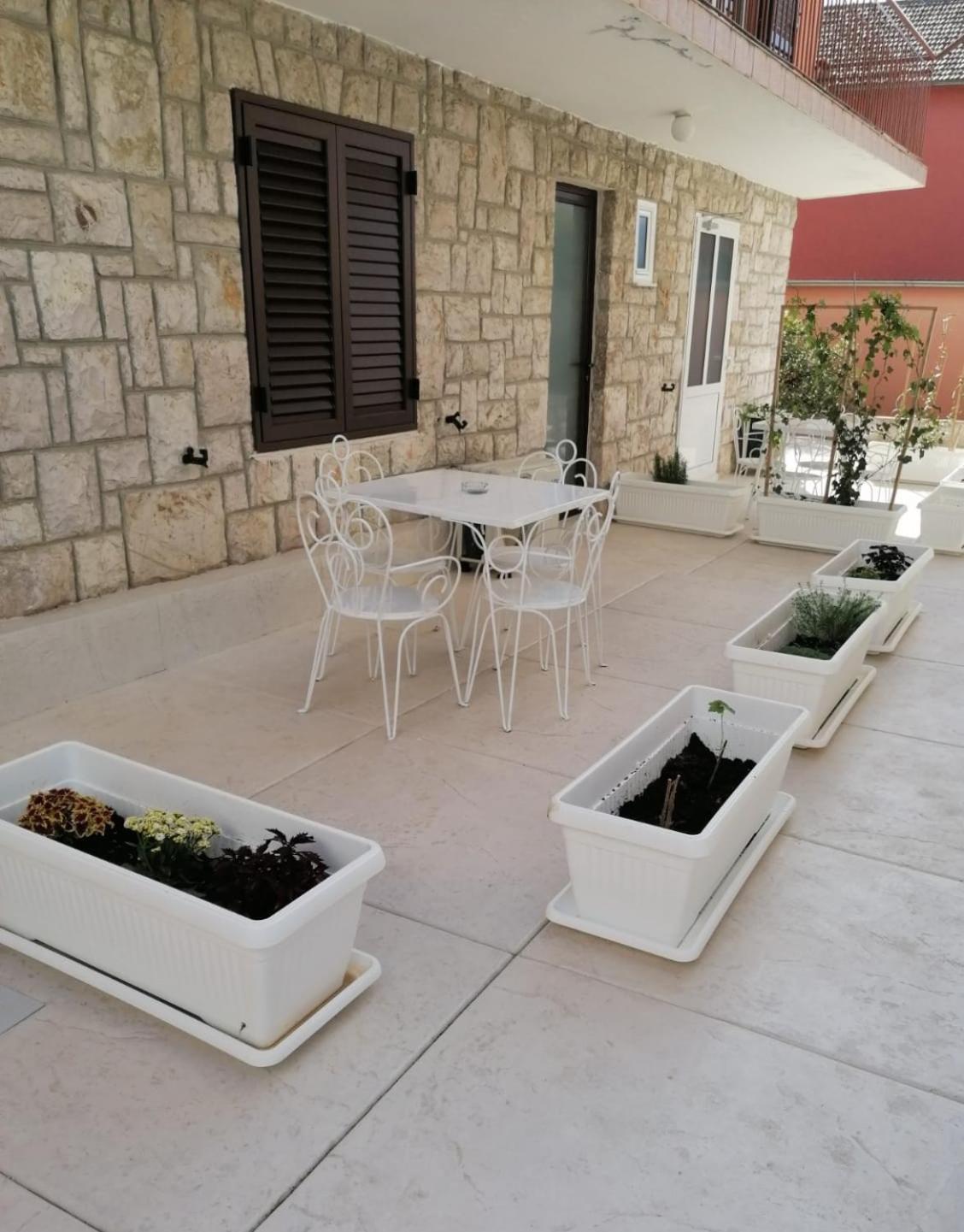 Porto Azzurro Apartments Tivat Exteriör bild